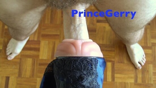 Похотливый мужчина никогда не изменяет жене, потому что трахает регулярно искусственную вагину