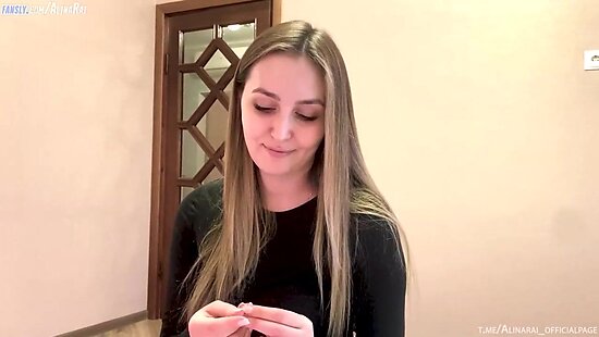 Горячая мать помогла возбужденному сыну со стояком